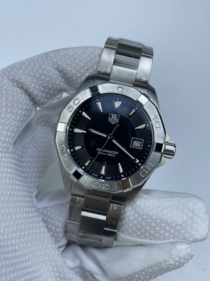 신공장 태그호이어 아쿠아레이서 300M 쿼츠 스틸 블랙다이얼